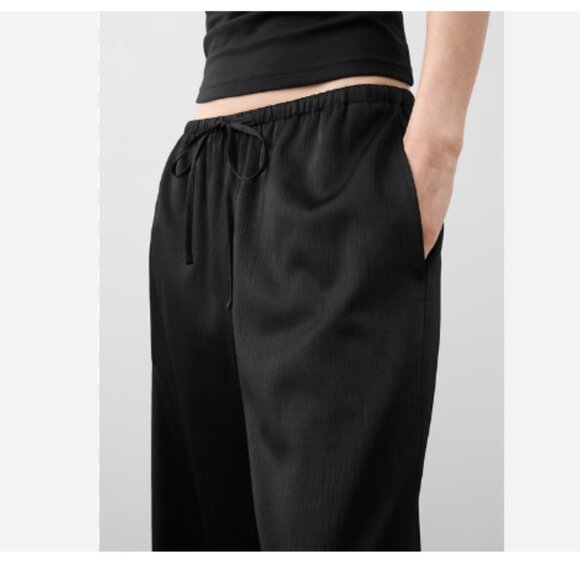 Banana Republic Wide-Leg Crinkled Satin Pull-On Pants Black XXS - Picture 2 of 5